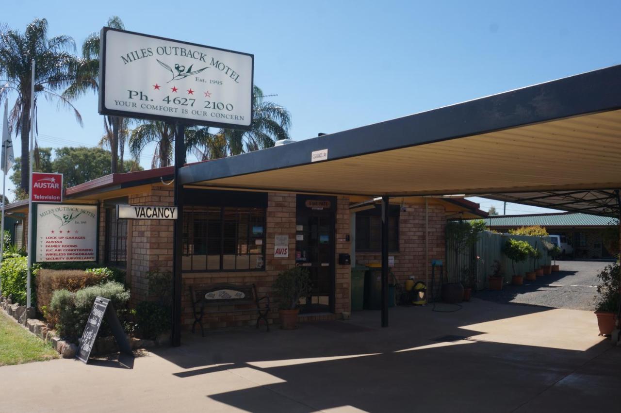 Miles Outback Motel Exterior photo