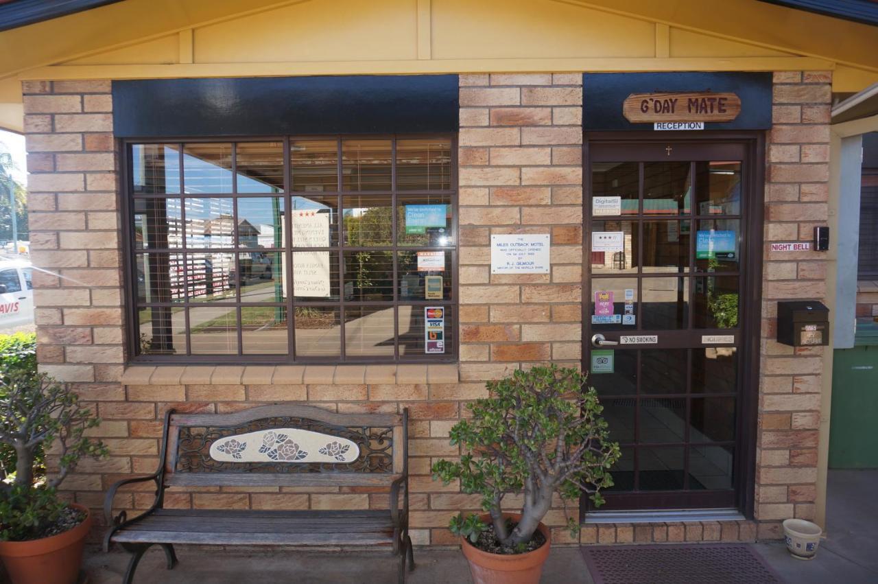 Miles Outback Motel Exterior photo